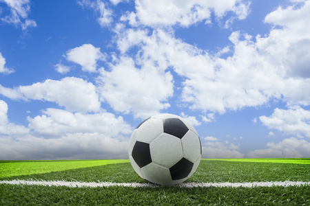 球迷使用足球直播在线播放平台观看比赛